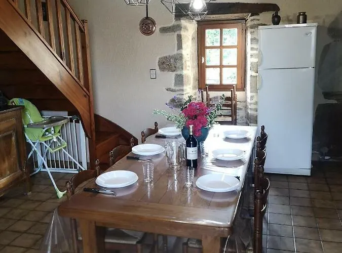 بيت للعطل Maison Confort Calme Vallee Du Lot Proche De En Aveyron *